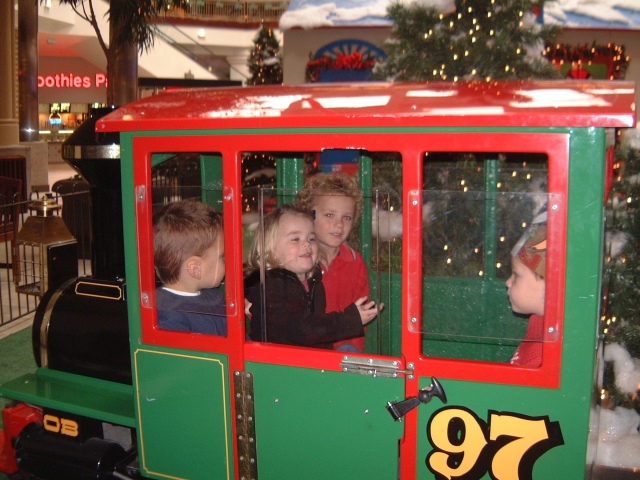 2004-12-01 Vale Kyla Mall 01.jpg